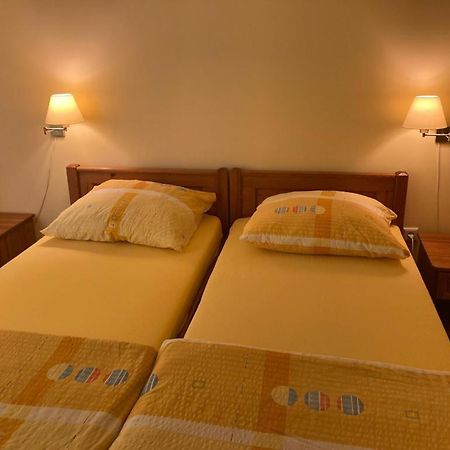Pod Delfinem Rewal Apartman Kültér fotó