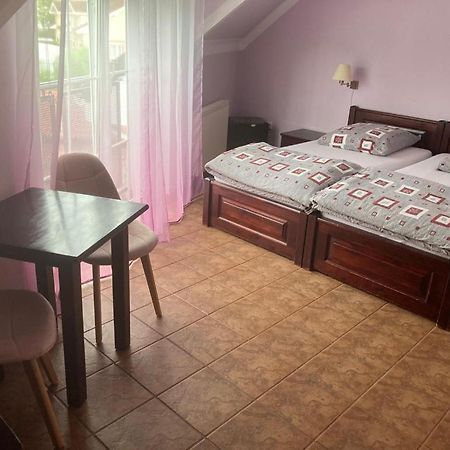 Pod Delfinem Rewal Apartman Kültér fotó