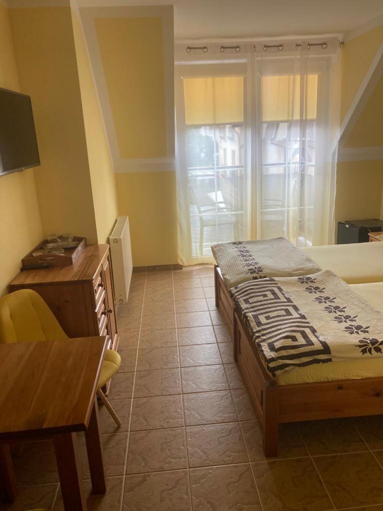 Pod Delfinem Rewal Apartman Kültér fotó