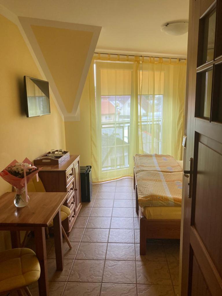 Pod Delfinem Rewal Apartman Kültér fotó