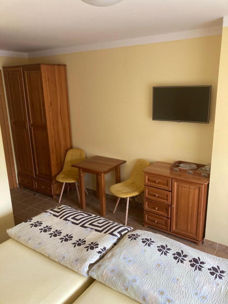 Pod Delfinem Rewal Apartman Kültér fotó