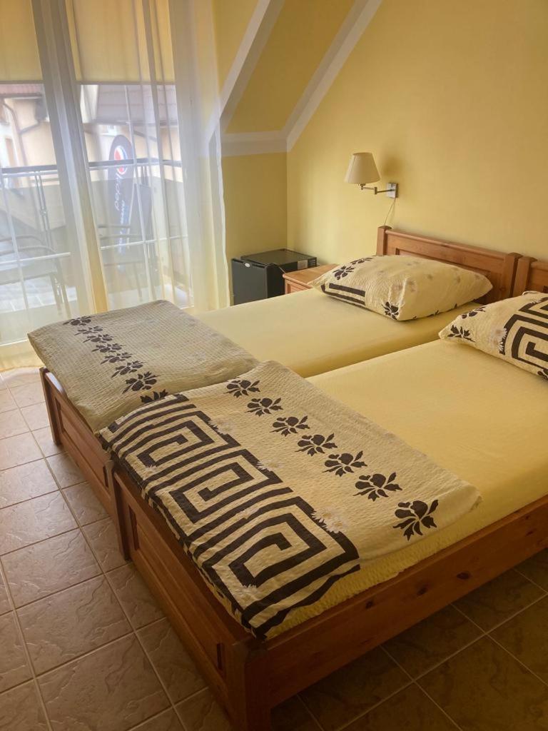 Pod Delfinem Rewal Apartman Kültér fotó