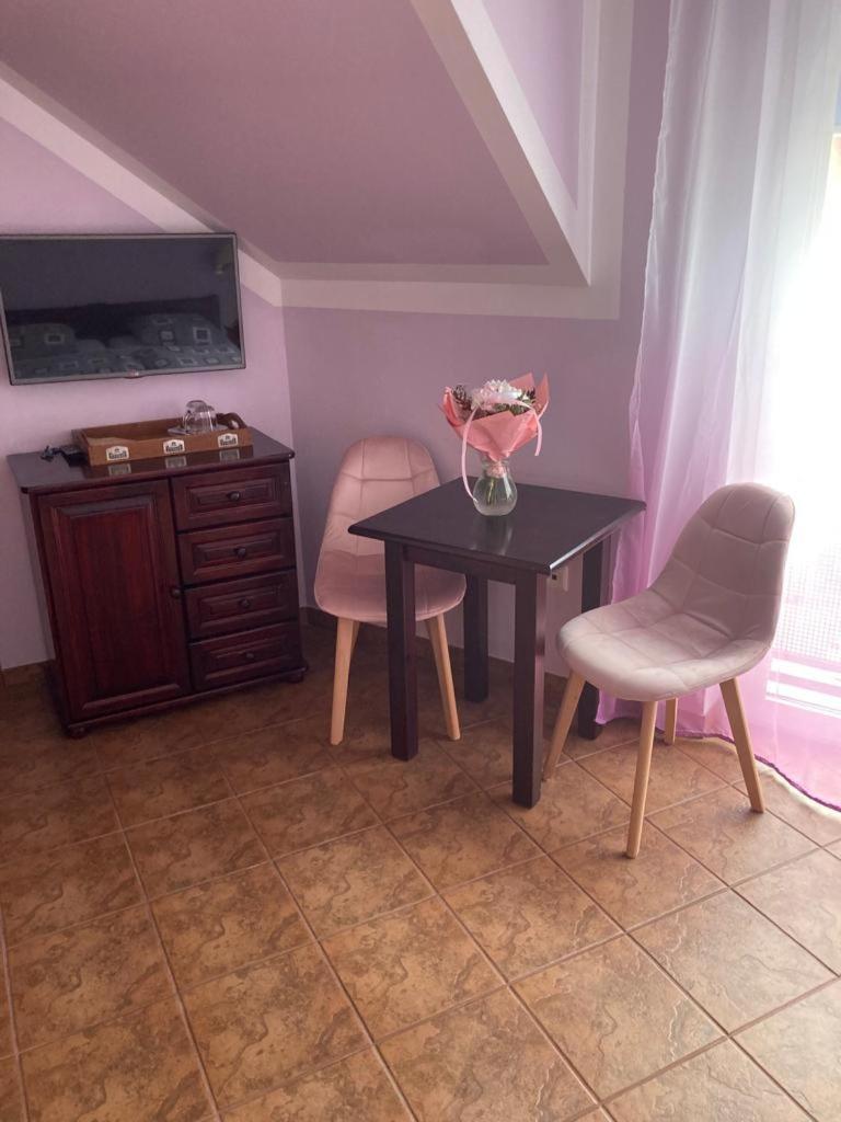 Pod Delfinem Rewal Apartman Kültér fotó
