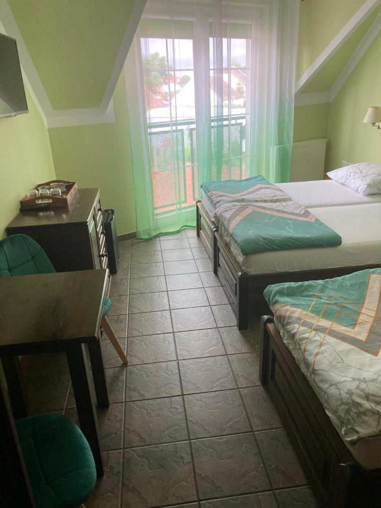 Pod Delfinem Rewal Apartman Kültér fotó