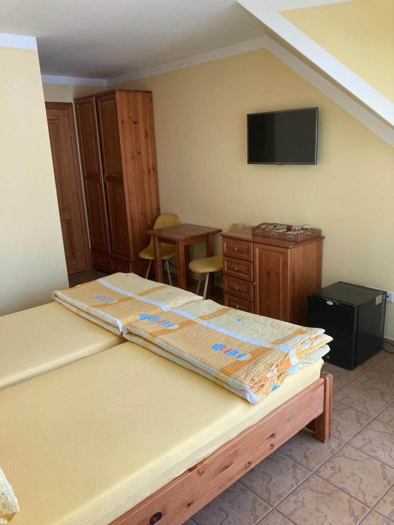 Pod Delfinem Rewal Apartman Kültér fotó