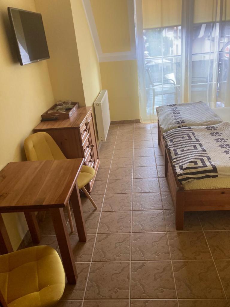 Pod Delfinem Rewal Apartman Kültér fotó
